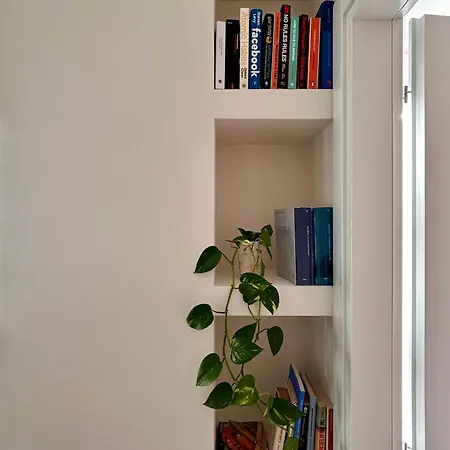 Modern And Bright House 20 Minutes From The Duomo Lägenhet *