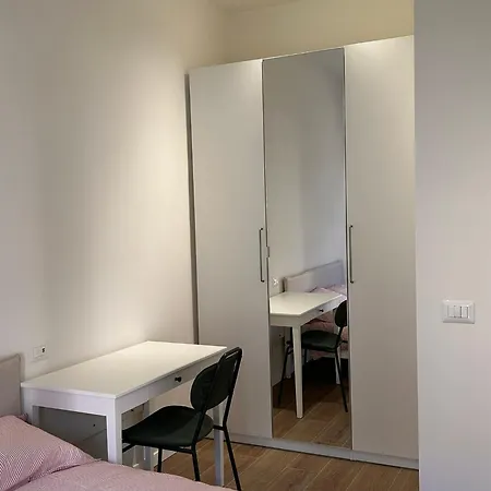 Modern And Bright House 20 Minutes From The Duomo Lägenhet *