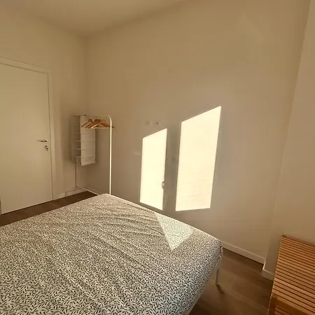 Modern And Bright House 20 Minutes From The Duomo Lägenhet